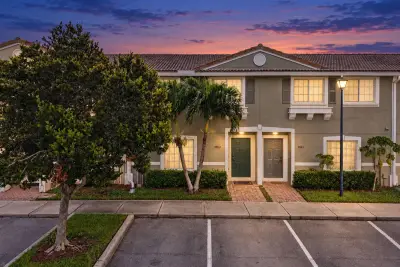 5963 Glasgow Way, Tamarac: photo 1 of 36