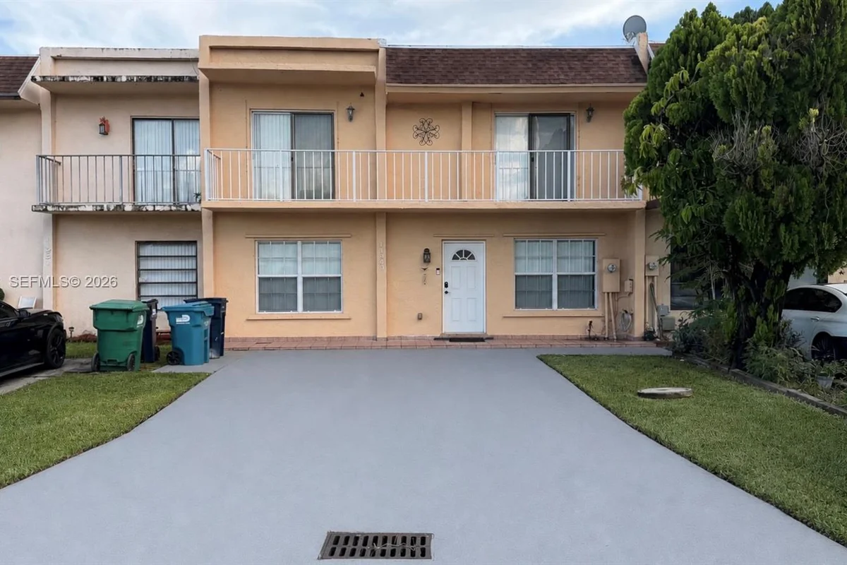 11249 SW 33rd Cir Pl, Miami: photo 1 of 22