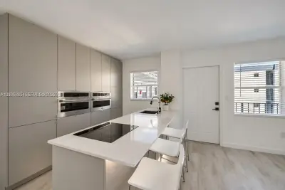 1720 Jefferson St #511, Hollywood: photo 1 of 22