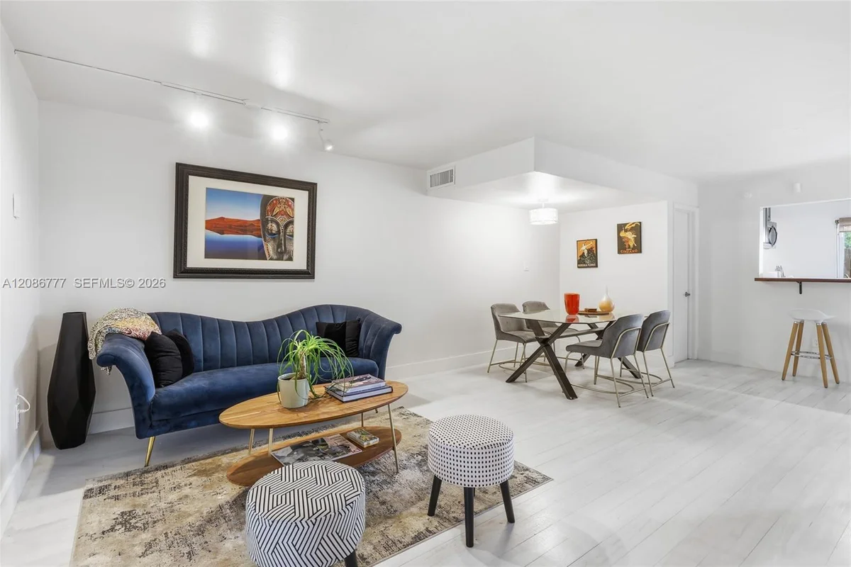 8823 NE 4th Ave Rd, Miami Shores: photo 1 of 19