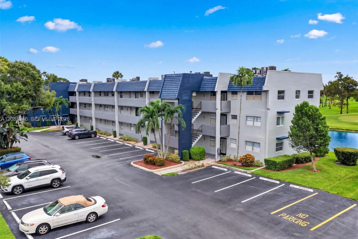 7807 Golf Cir Dr #104, Margate: photo 1 of 35
