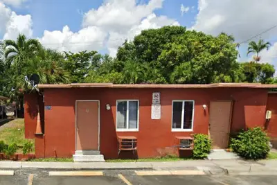 829 NW 10th Ter #5, Fort Lauderdale: photo 1 of 4