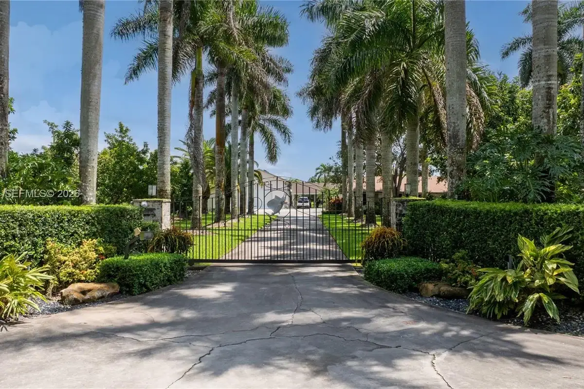 26145 SW 194th Ave, Homestead: photo 1 of 54