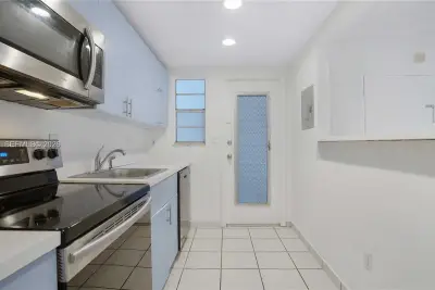 1340 Lincoln Rd #404, Miami Beach: photo 1 of 41