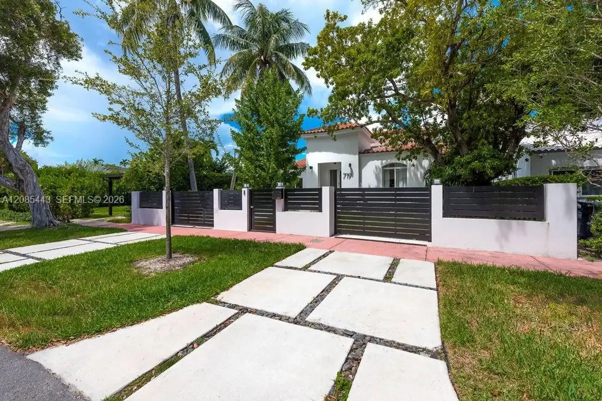 719 W 51st St, Miami Beach: photo 1 of 37