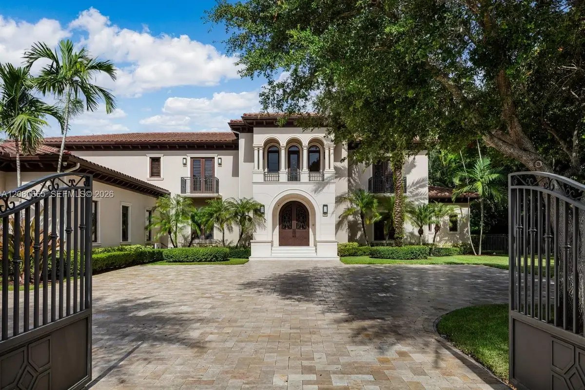 7740 SW 79th Ct, Miami: photo 1 of 38