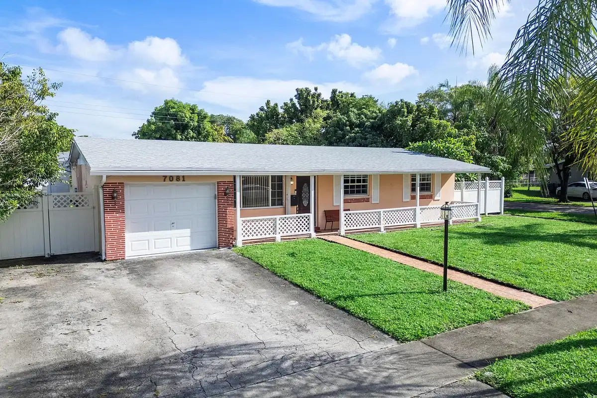 7081 Taylor St, Hollywood: photo 1 of 22