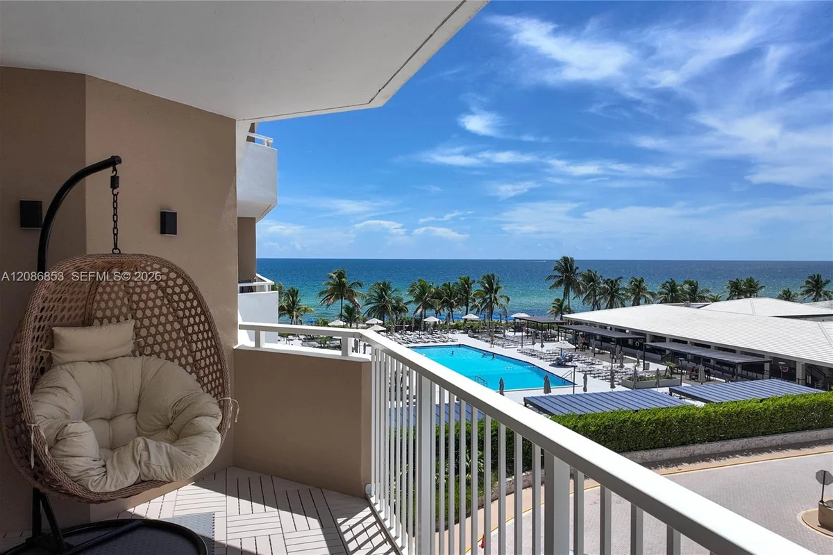 1950 S Ocean Dr #4A, Hallandale Beach: photo 1 of 25