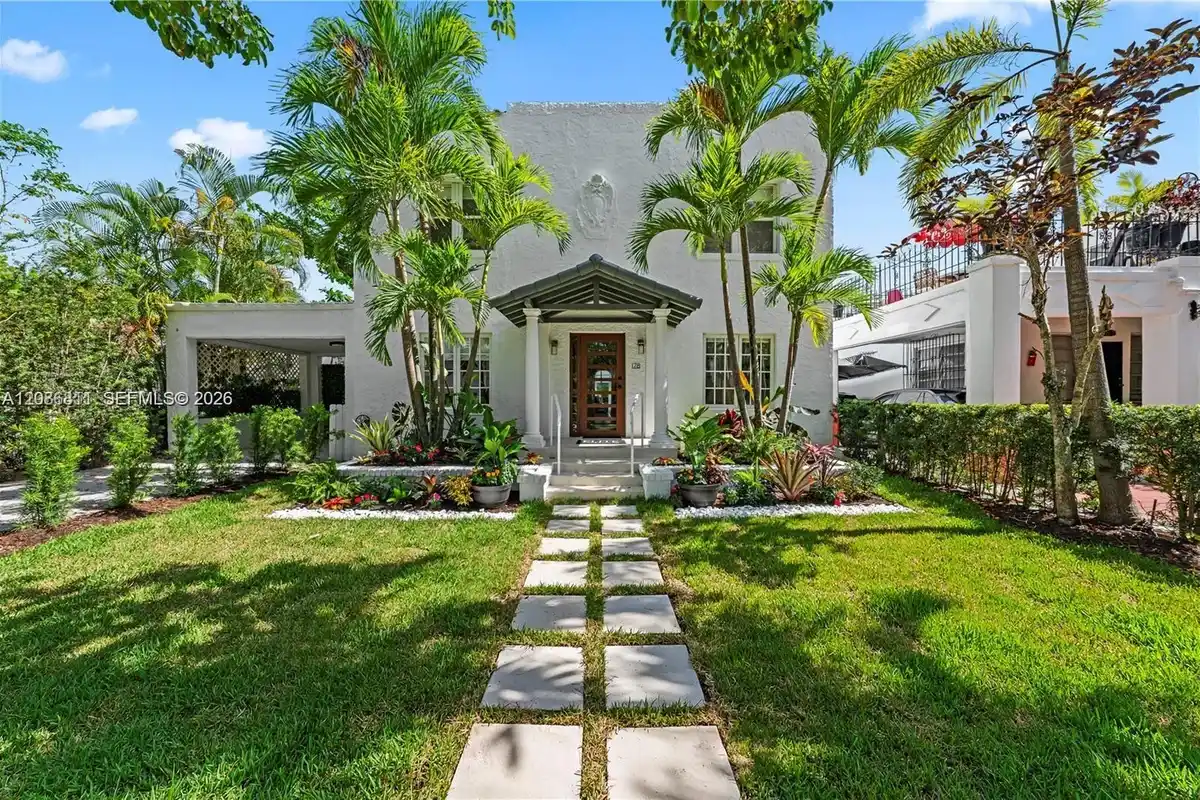 178 NE 45th St, Miami: photo 1 of 58