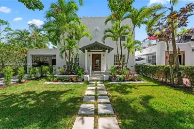 178 NE 45th St, Miami: photo 1 of 58