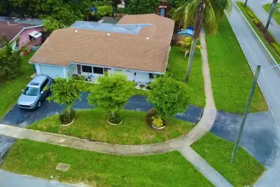 6801 NW 24th Pl, Sunrise: photo 1 of 19