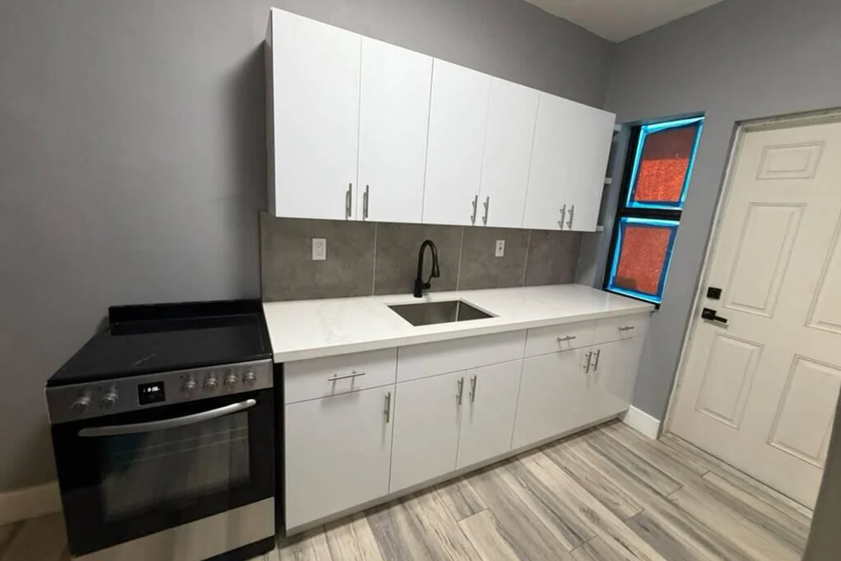 7734 Byron Ave #10, Miami Beach: photo 1 of 11