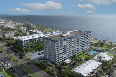 800 SE 20th Ave #811, Deerfield Beach: photo 1 of 32