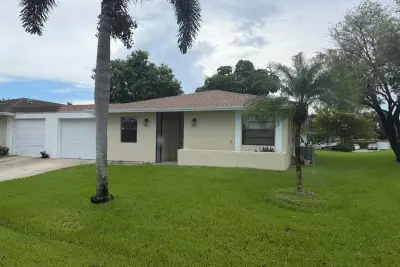 4814 Paulie Ct, West Palm Beach: photo 1 of 25
