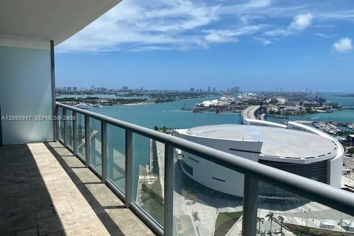 888 Biscayne Blvd #2602, Miami: photo 1 of 13
