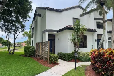 7525 NW 61st Ter #3301, Parkland: photo 1 of 32