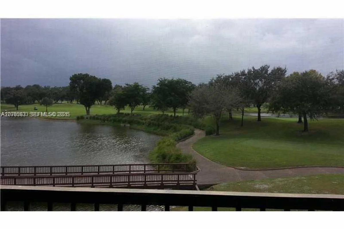 3001 W Rolling Hills Cir #407, Davie: photo 1 of 3