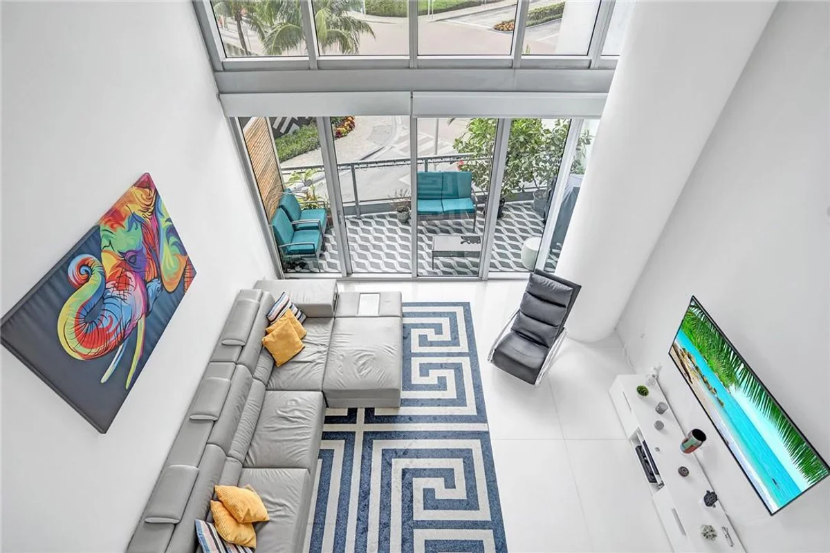 90 SW 3rd St #TH300B, Miami: photo 1 of 33