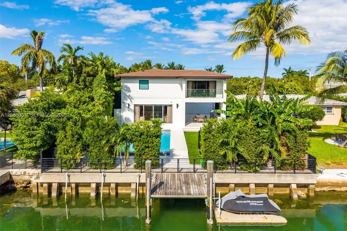 710 S Shore Dr, Miami Beach: photo 1 of 36