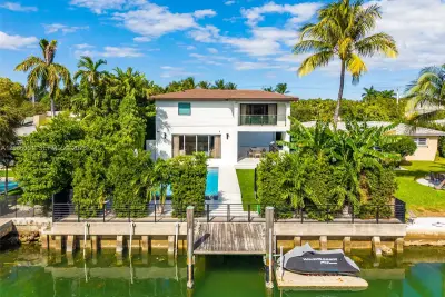 710 S Shore Dr, Miami Beach: photo 1 of 36
