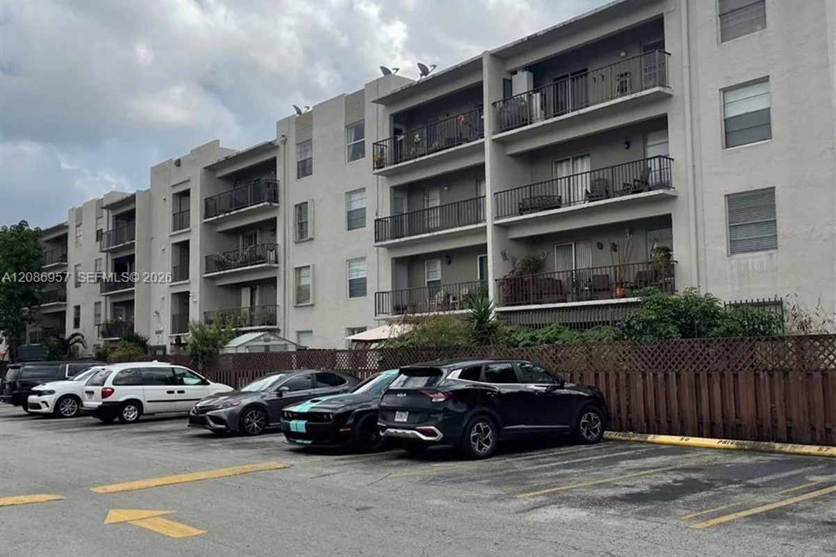 5625 W 20th Ave #215, Hialeah: photo 1 of 32