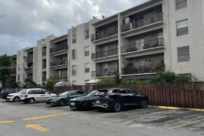 5625 W 20th Ave #215, Hialeah: photo 1 of 32