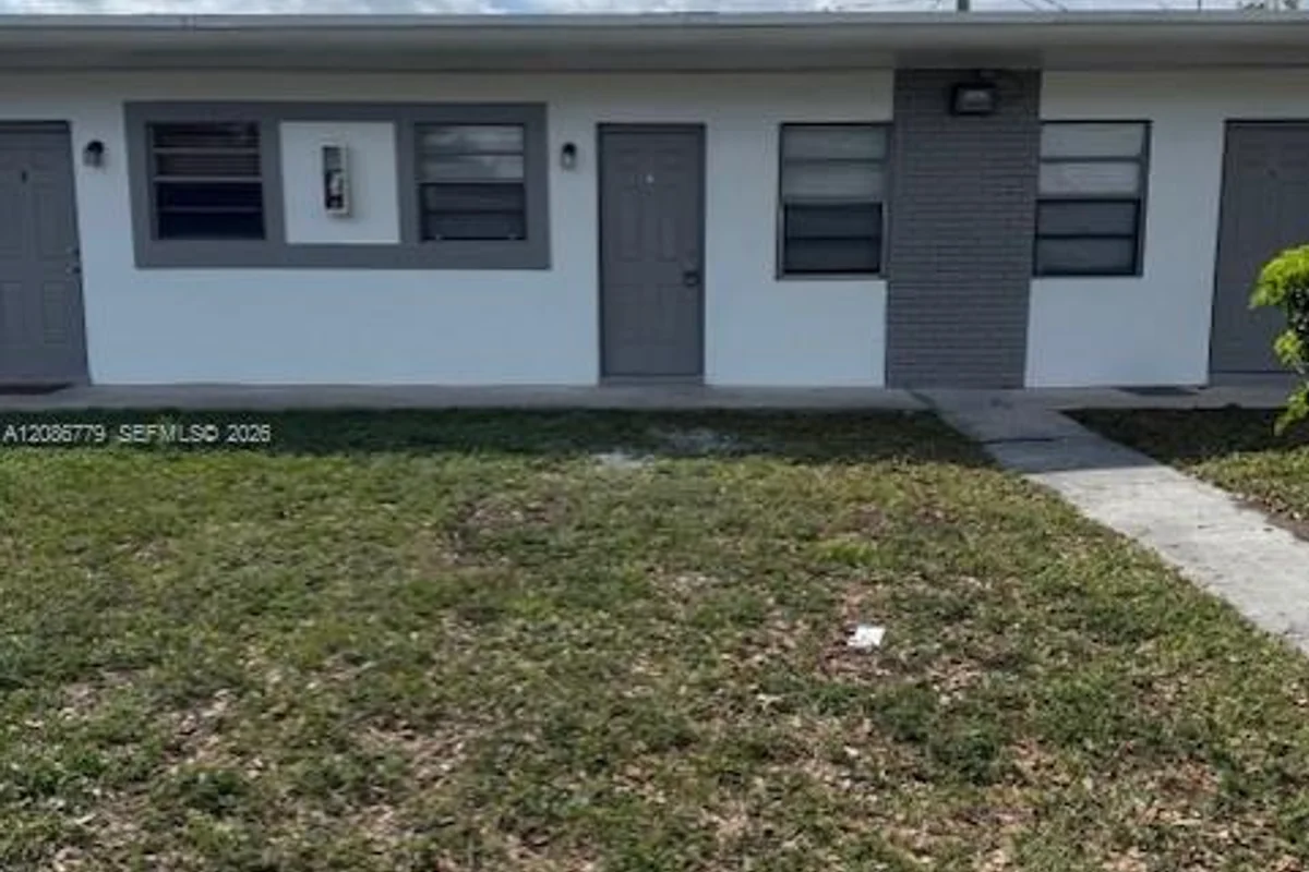 2554 NW 14th St #1, Fort Lauderdale: photo 1 of 4