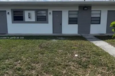 2554 NW 14th St #1, Fort Lauderdale: photo 1 of 4