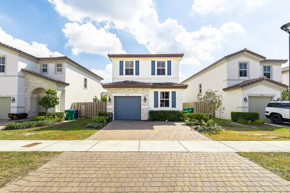 2370 NW 131st Cir, Miami: photo 1 of 5
