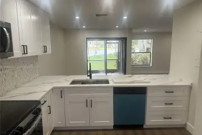2643 NW 42nd Ave, Coconut Creek: photo 1 of 60