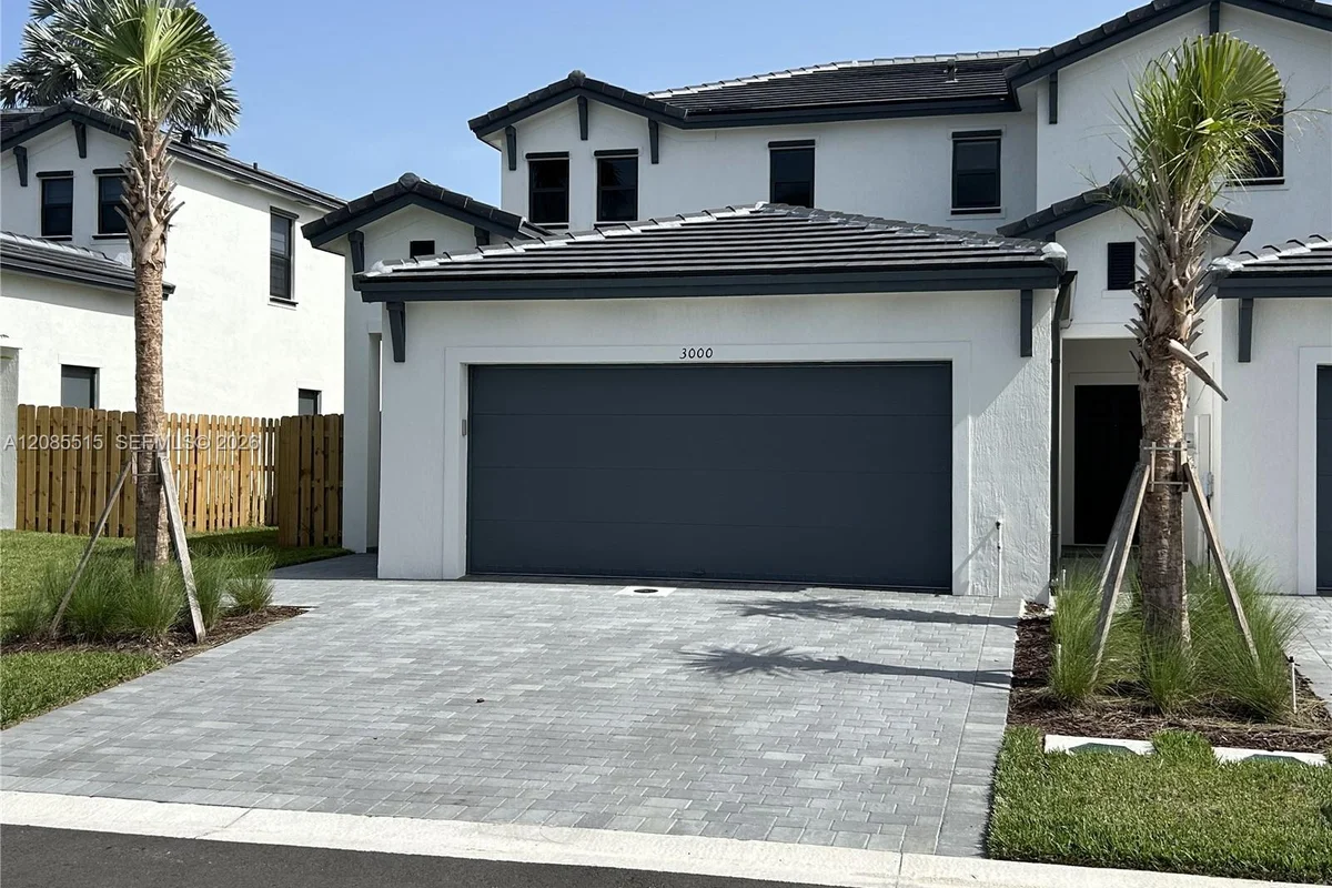 3000 Park Pl, Dania Beach: photo 1 of 15