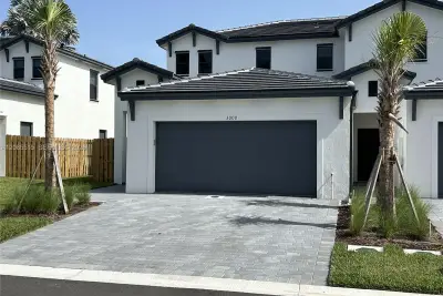 3000 Park Pl, Dania Beach: photo 1 of 15