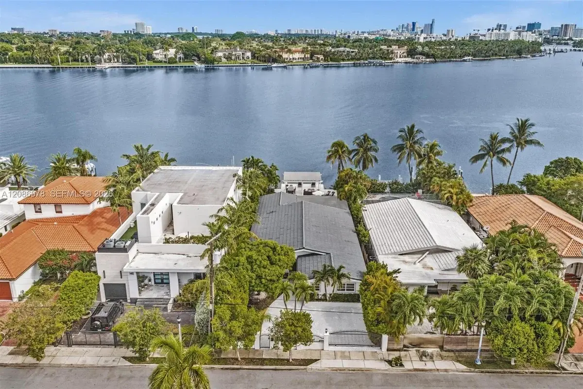 1405 Stillwater Dr, Miami Beach: photo 1 of 53