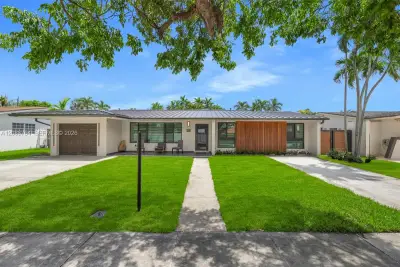 8253 W 14th Ct, Hialeah: photo 1 of 36