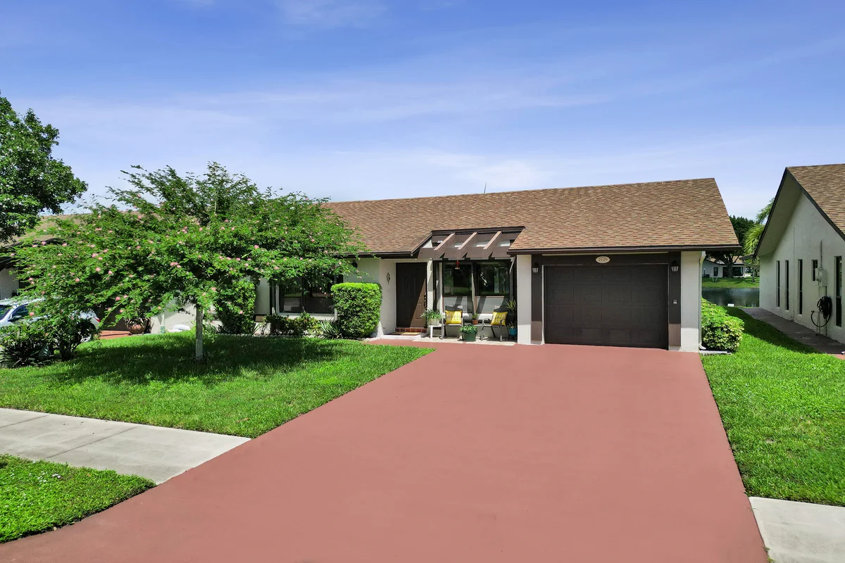 2129 SW 17th Cir, Deerfield Beach: photo 1 of 101