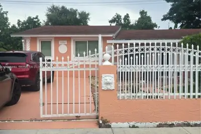2911 NW 163rd St, Miami Gardens: photo 1 of 7