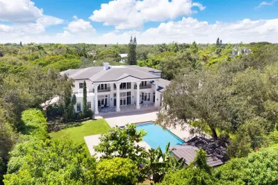 6045 SW 106th St, Pinecrest: photo 1 of 85