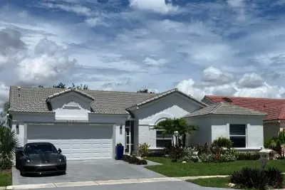 8280 Lake Cypress Rd, Lake Worth: photo 1 of 16