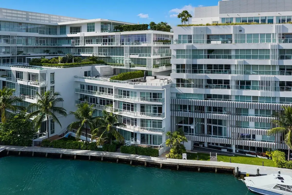 4701 N Meridian Ave #325, Miami Beach: photo 1 of 27