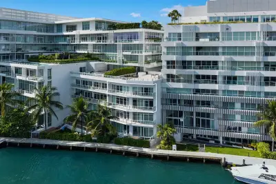 4701 N Meridian Ave #325, Miami Beach: photo 1 of 27