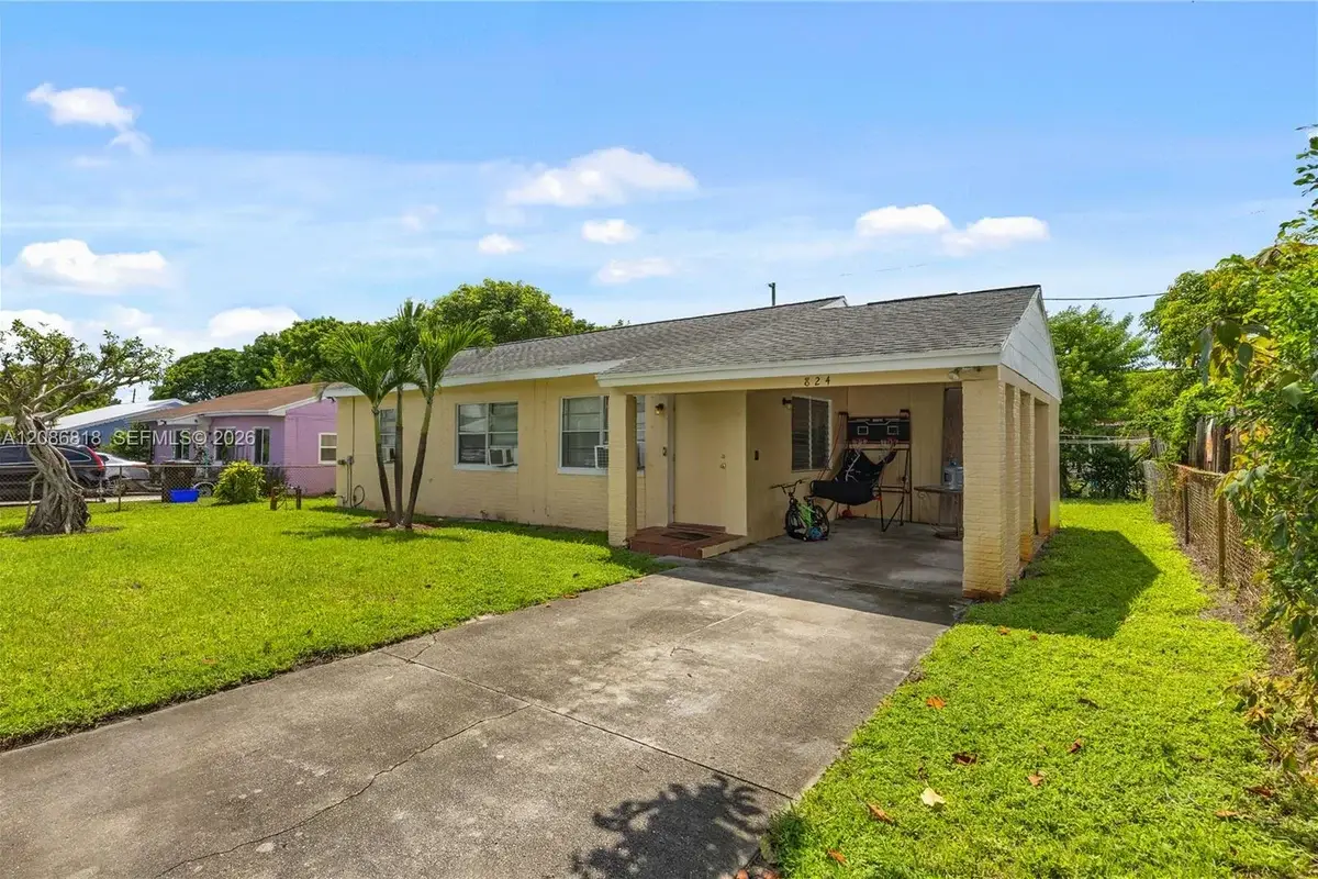 824 44th St, West Palm Beach: photo 1 of 10