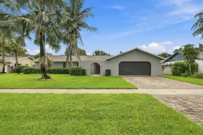 12758 Guilford Cir, Wellington: photo 1 of 28
