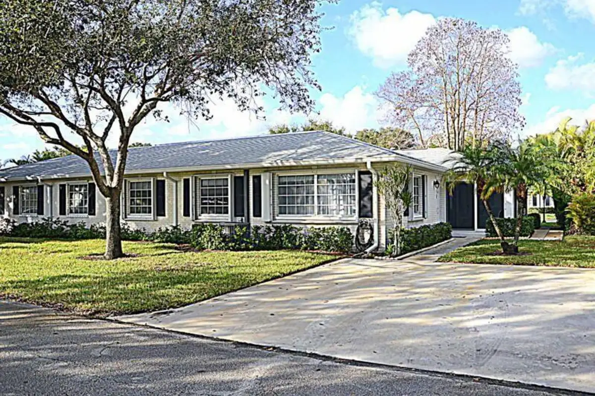 10101 S 44th Dr, Boynton Beach: photo 1 of 16