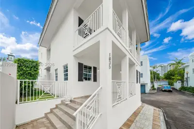 1035 SW 9th Ct #N, Miami: photo 1 of 40
