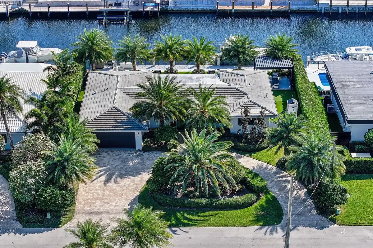 2300 SE 8th Ct, Pompano Beach: photo 1 of 89