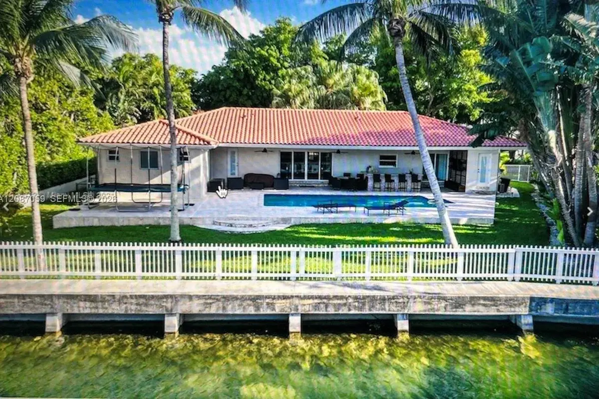 1541 Tagus Ave, Coral Gables: photo 1 of 32