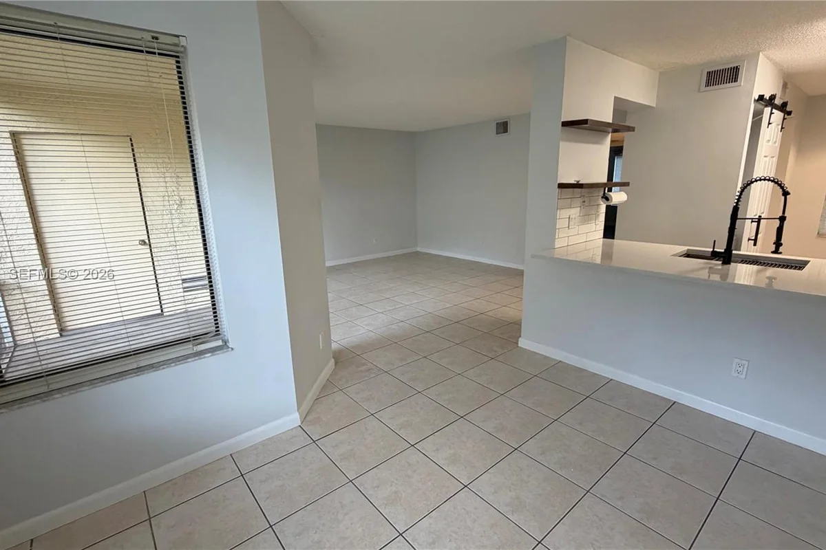 1174 Coral Club Dr, Coral Springs: photo 1 of 24