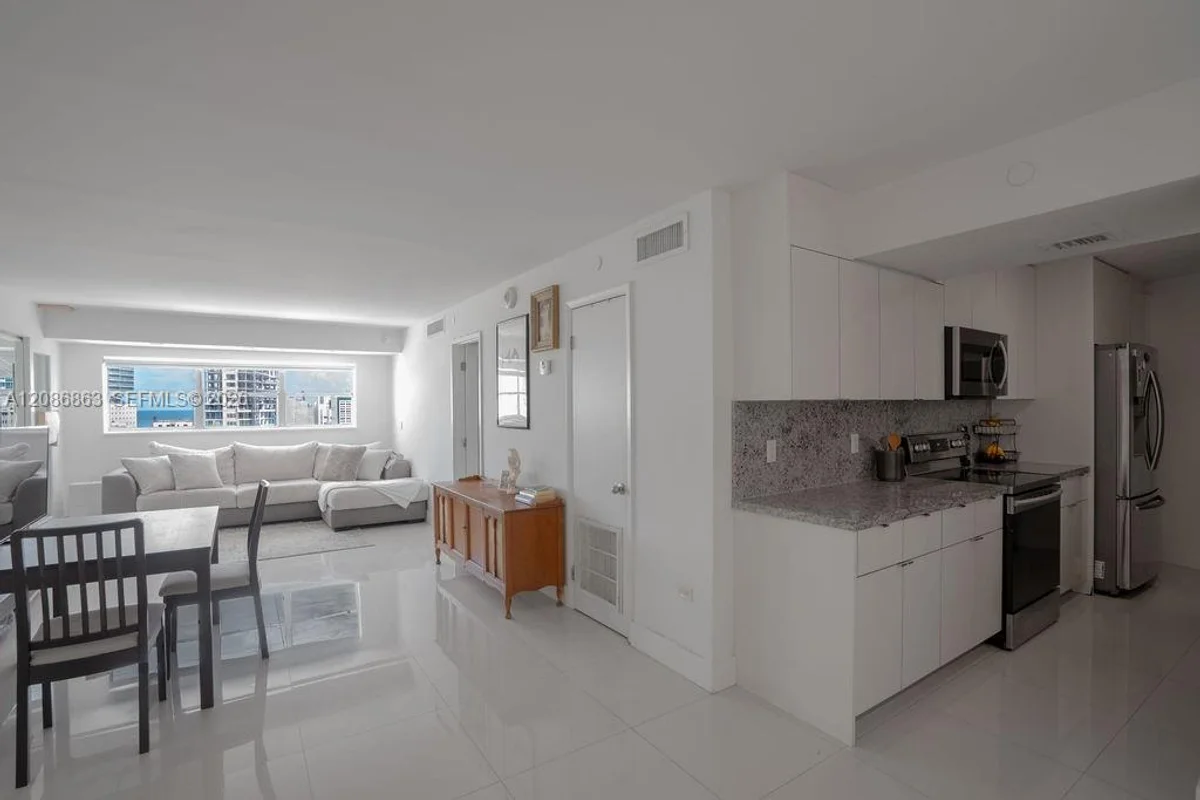 1881 Washington Ave #11D, Miami Beach: photo 1 of 25