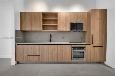 91 NW 27th St #403, Miami: photo 1 of 23