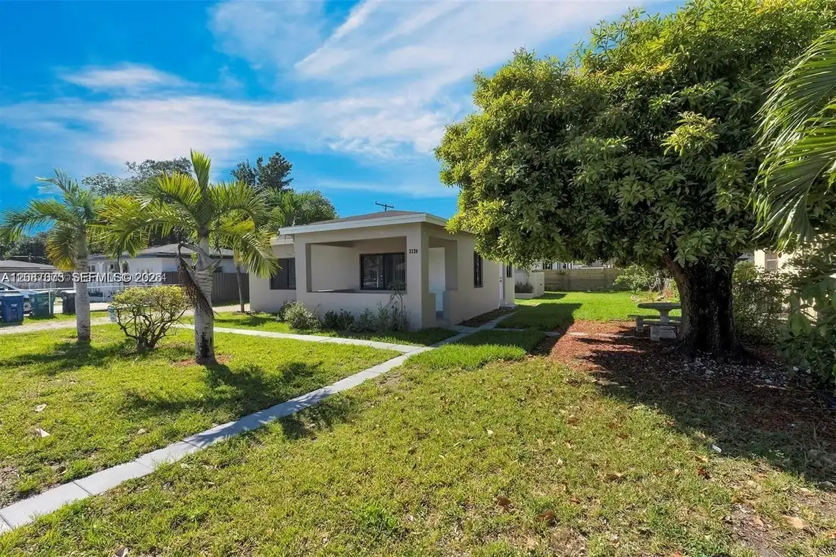 2320 NW 95th St #1, Miami: photo 1 of 16